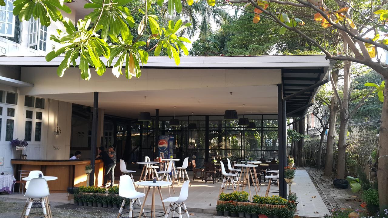 Coc Guest House & Hostel Chiang Mai Exterior photo