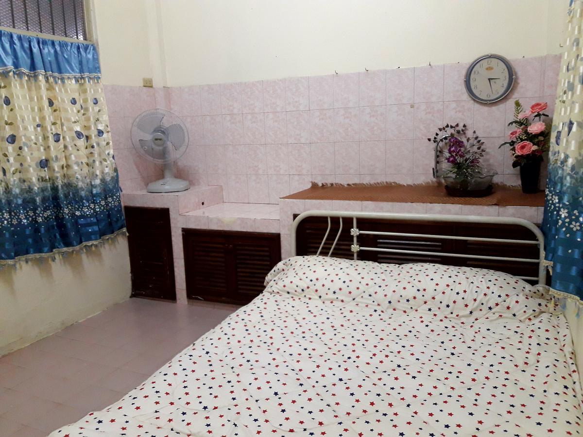 Coc Guest House & Hostel Chiang Mai Exterior photo